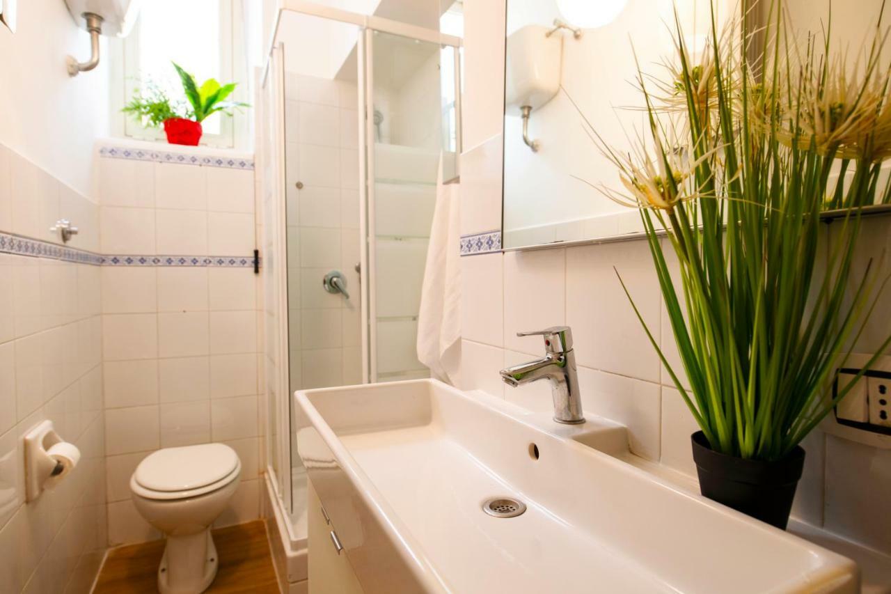 Tiberim Apartment Trastevere 10 Luaran gambar