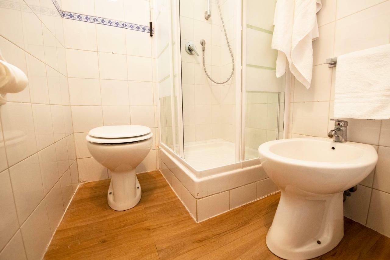 Tiberim Apartment Trastevere 10 Luaran gambar