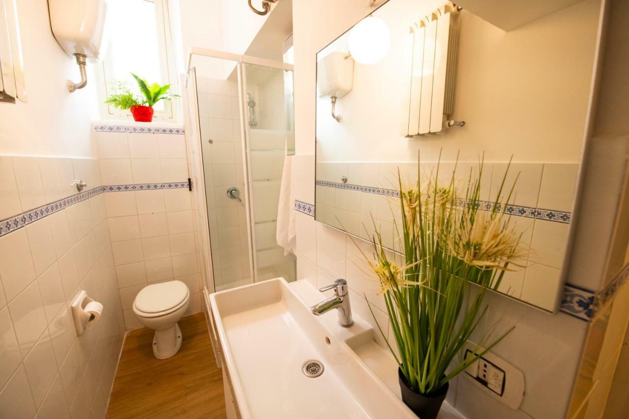 Tiberim Apartment Trastevere 10 Luaran gambar